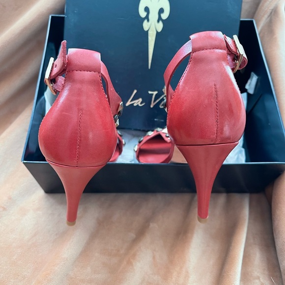 NIB Pour la Victoria Danya studded heel size 8 - Picture 3 of 4